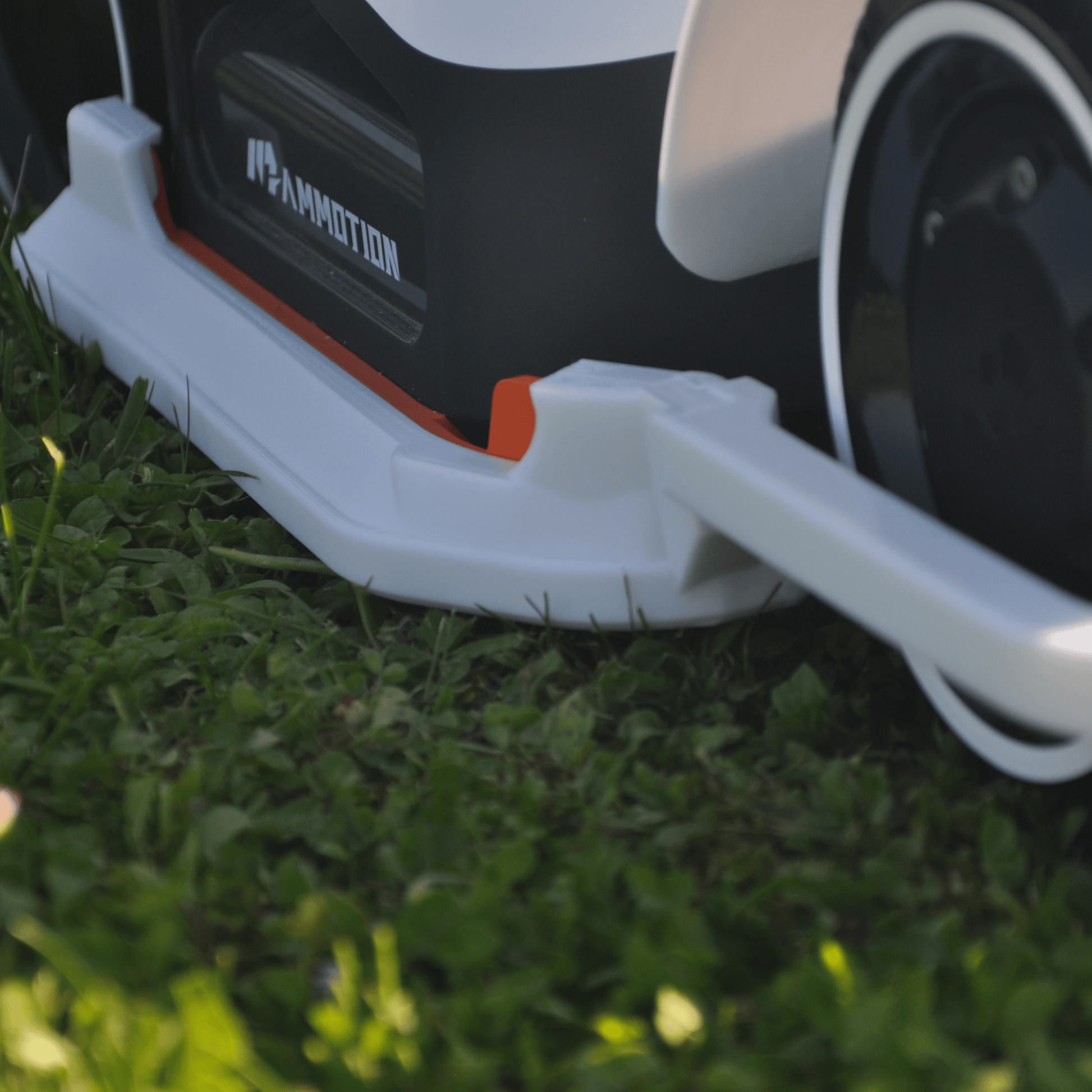 Mammotion Luba 2 AWD 3000X / 5000X / 10000X – Seitenschutz (ab Modelljahr 2025) - Exact Designs