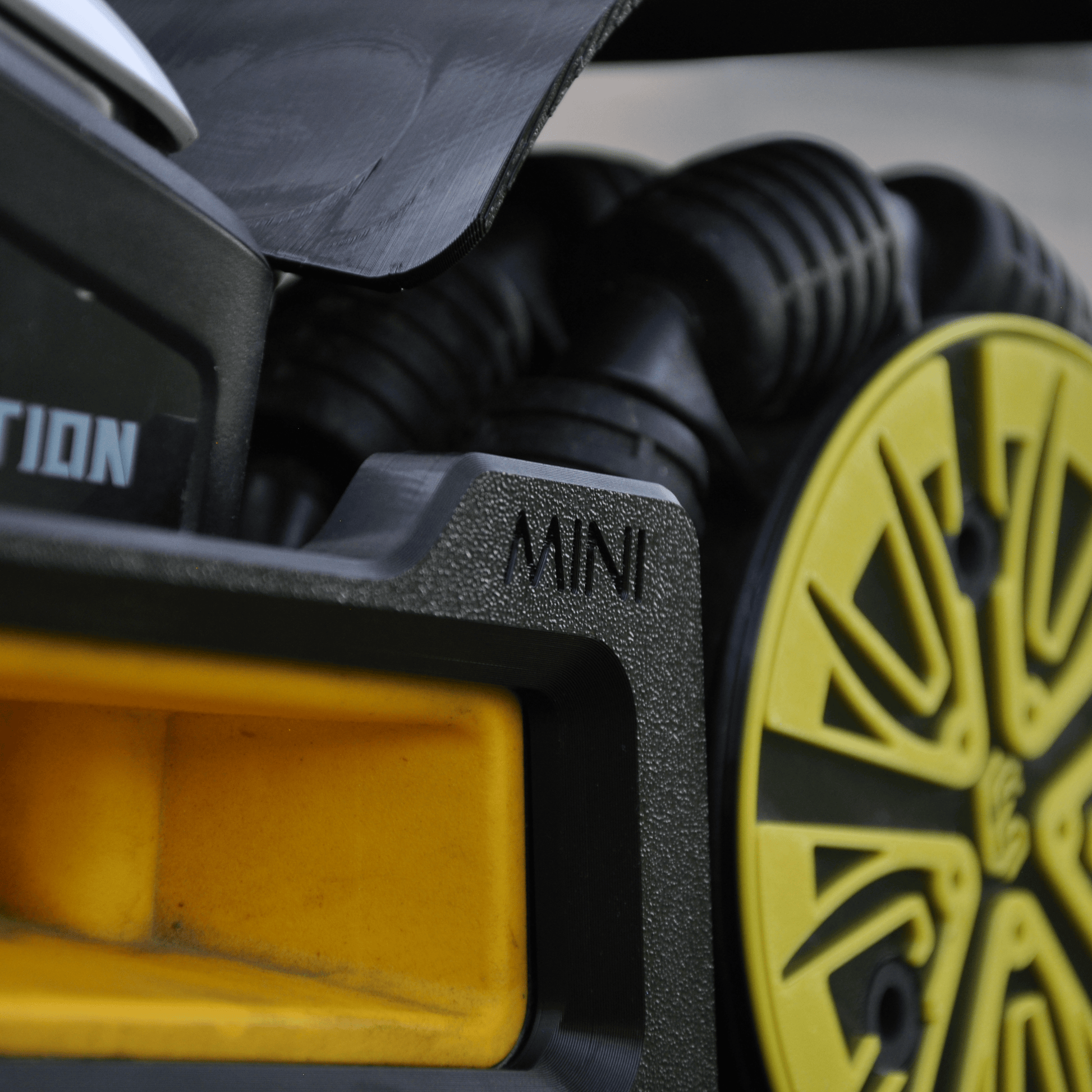 Mammotion Luba Mini – Seitenschutz Basic - Exact Designs