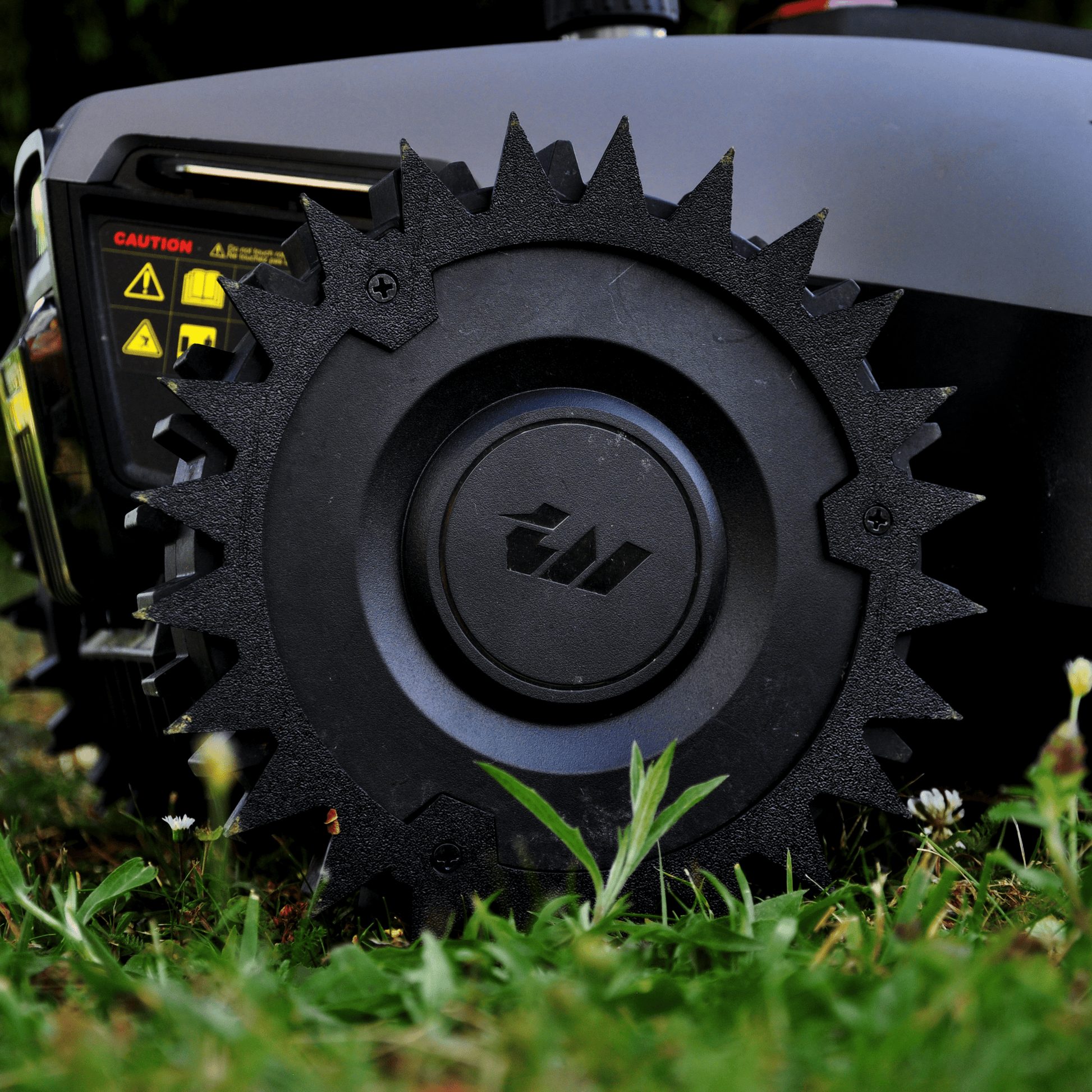 Mammotion Yuka Mini – Spikes für besseren Grip - Exact Designs