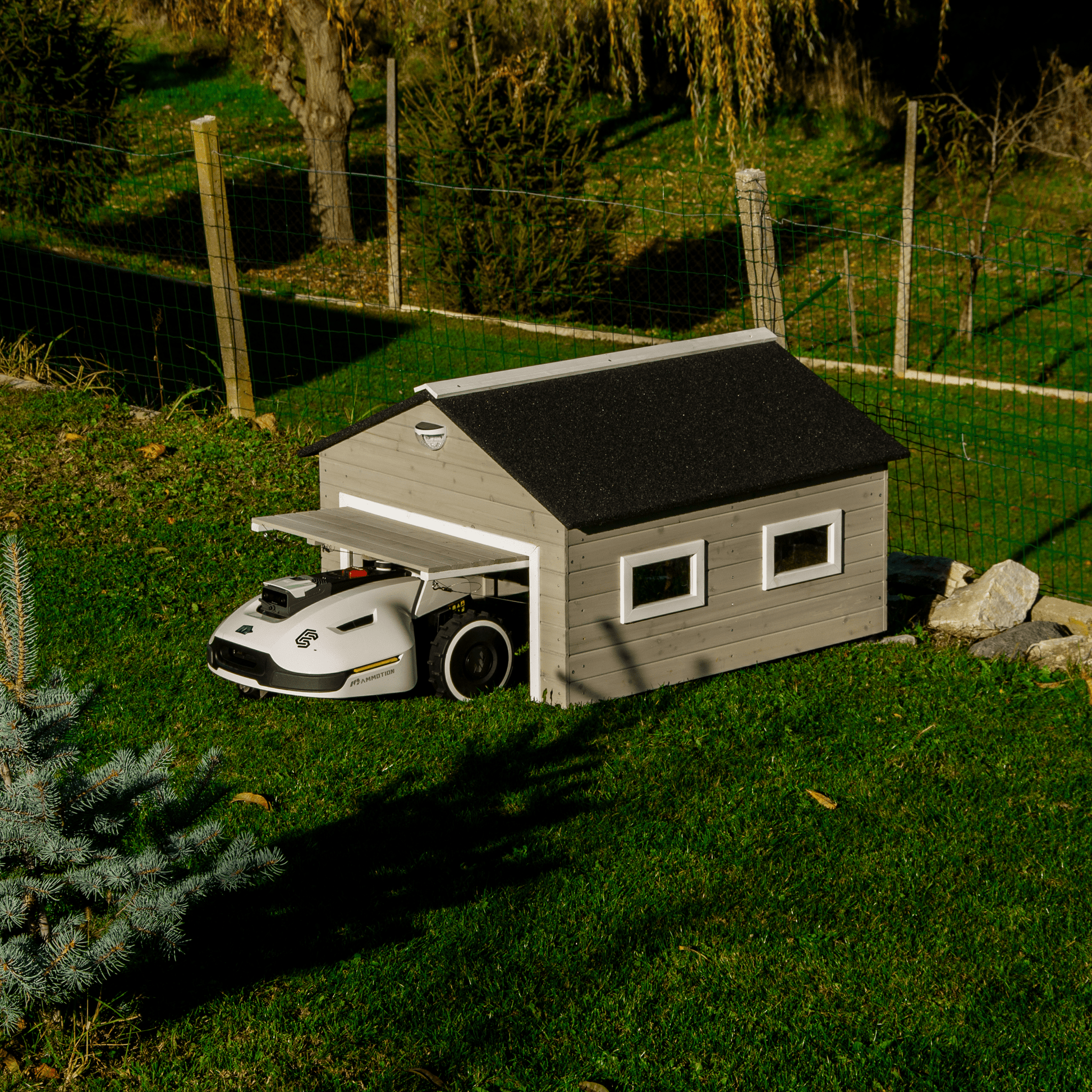 My Robot Home Plus – Automatische Garage für Mähroboter - Exact Designs